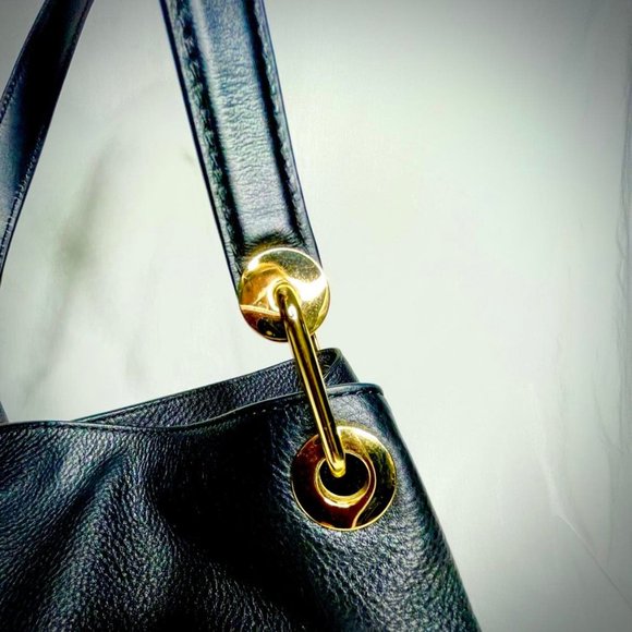 Michael Kors Raven Large Shoulder Tote Black Leather w/ Gold Hardware - Picture 5 of 12
